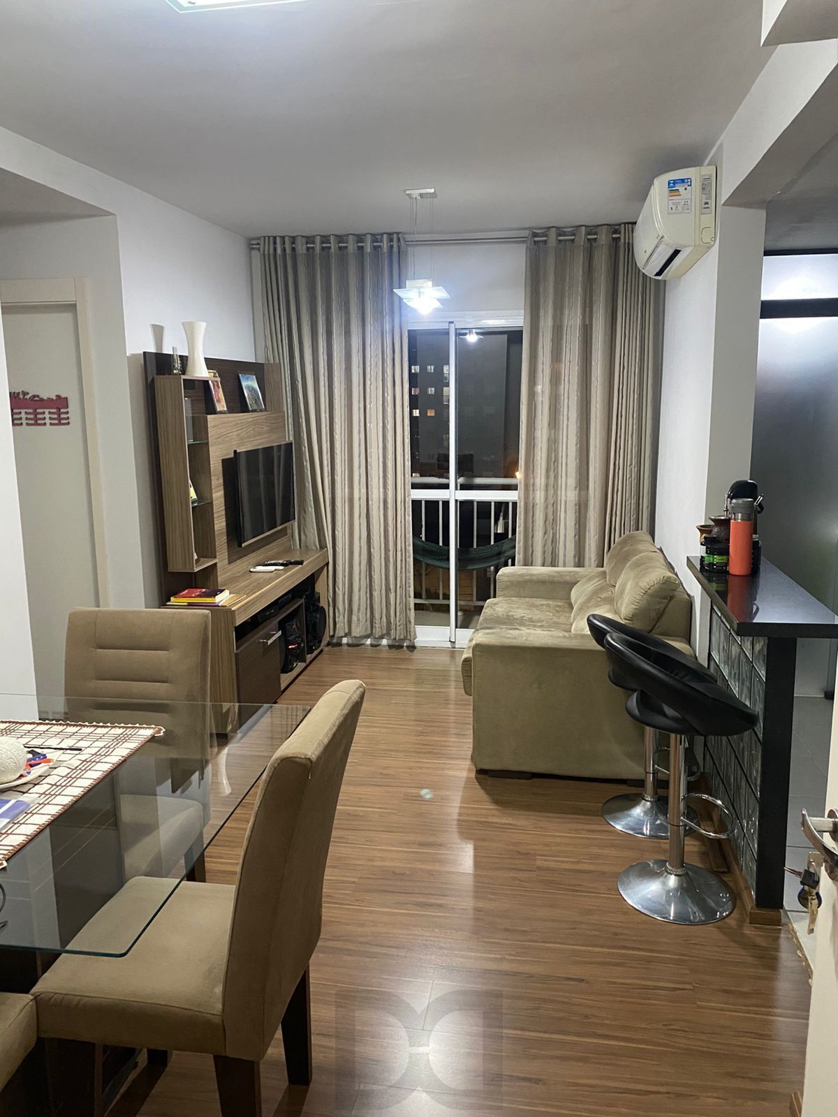Apartamento para Venda - 56m², 2 dormitórios, sendo 1 suites, 1 vaga - Camaquã — foto 2
