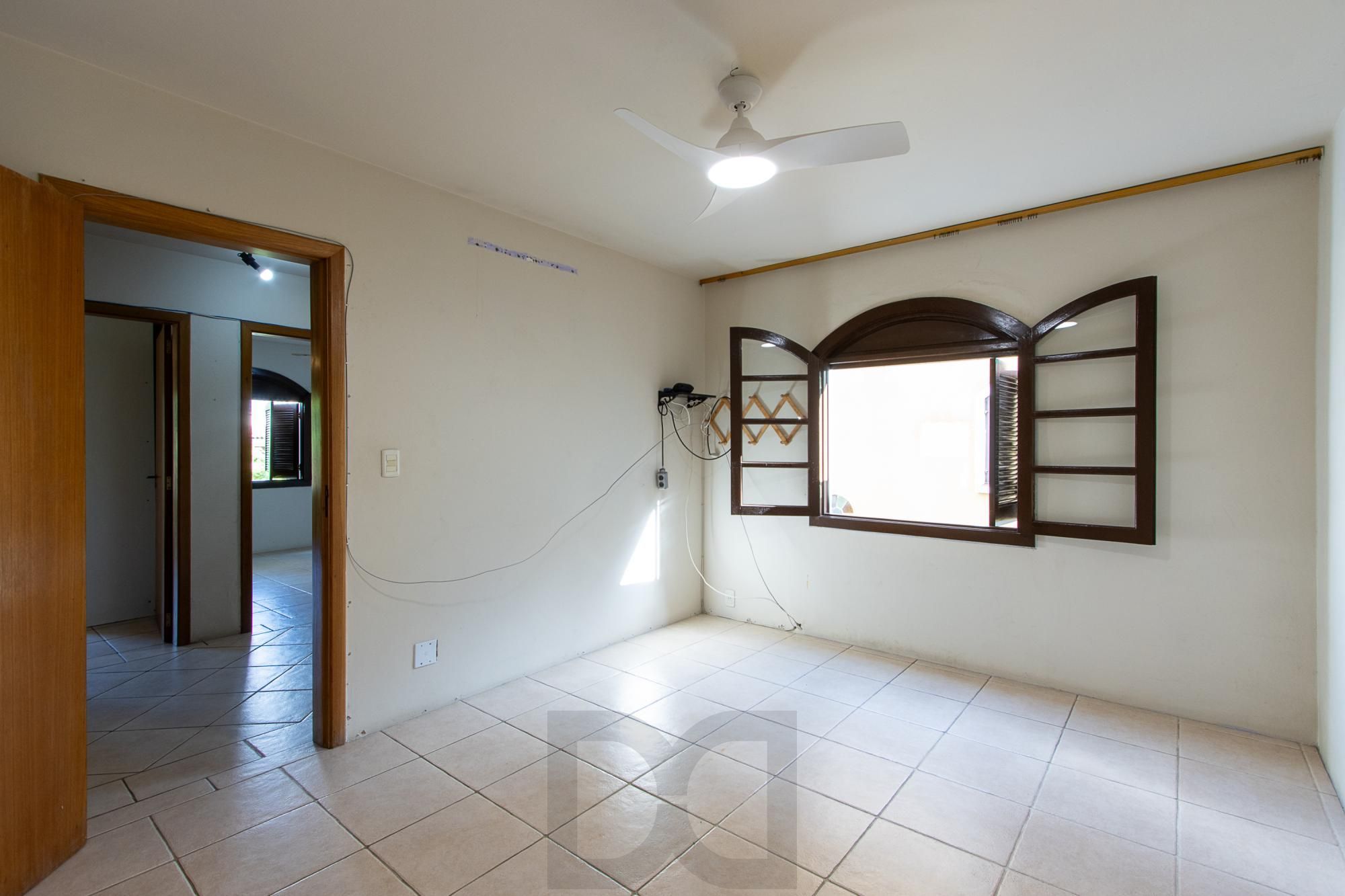 Casa de condomínio, 3 dormitórios, 1 suíte, 1 vaga coberta, no bairro Cristal. — foto 23
