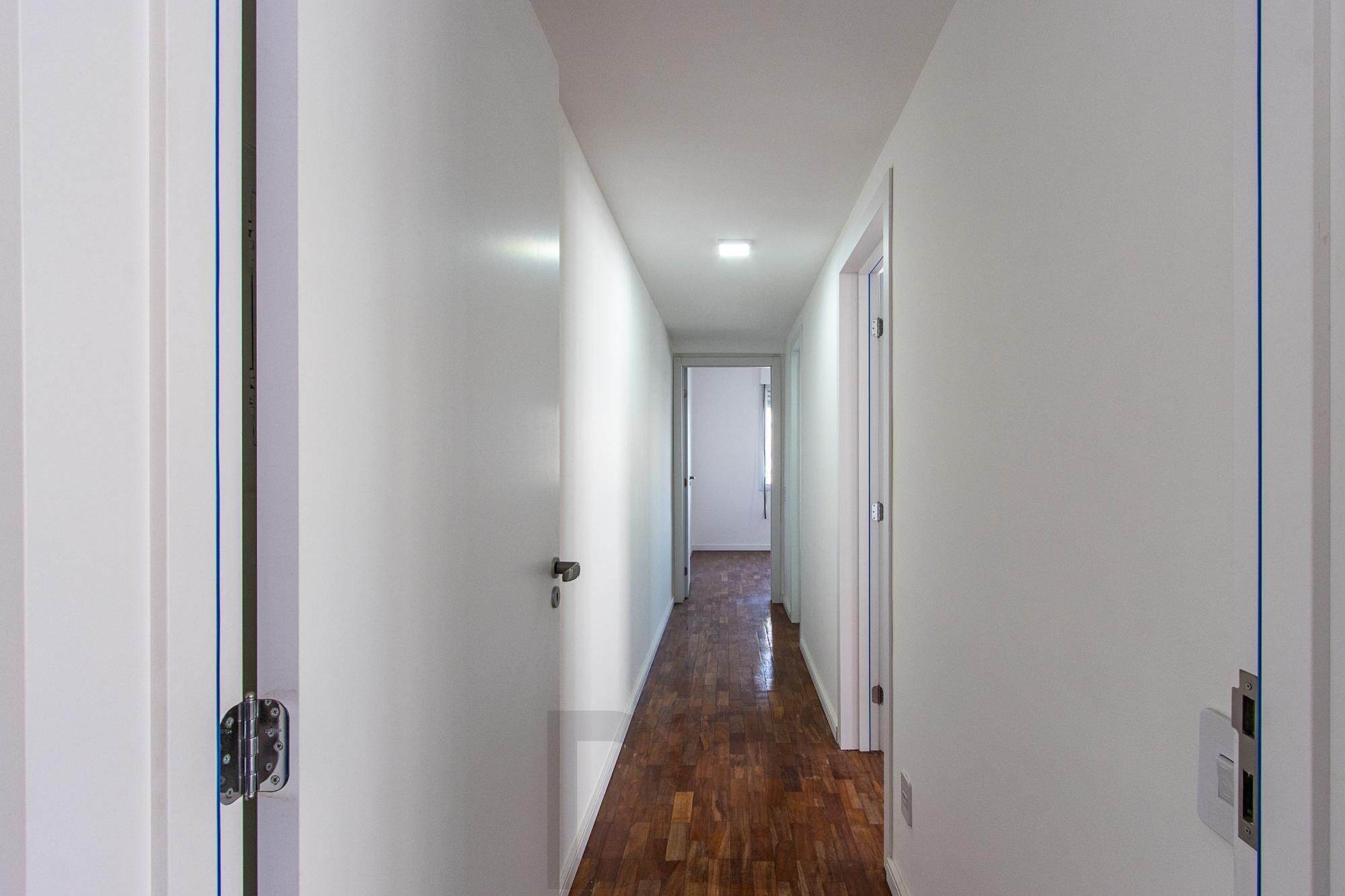 Apartamento no Menino Deus com 2 dormitórios e garagem — foto 13
