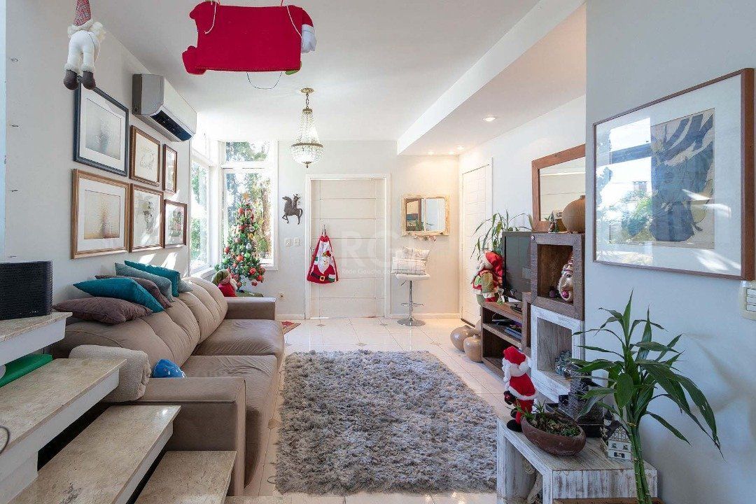 Casa para Venda com 4 dormitórios no bairro Hípica — foto 6