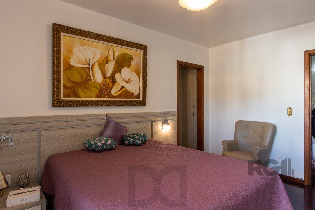 Casa de alvenaria, 3 quartos, 1 suíte, 4 banheiros e 5 vagas de garagem. — foto 29
