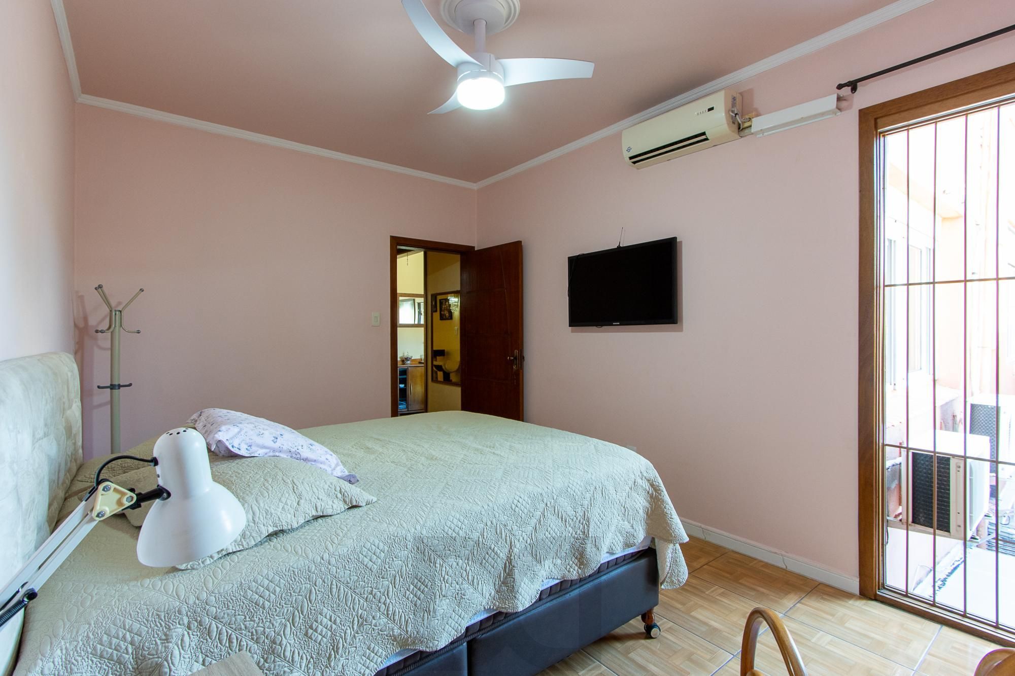 Apartamento de 2 dormitórios no bairro Medianeira. — foto 20