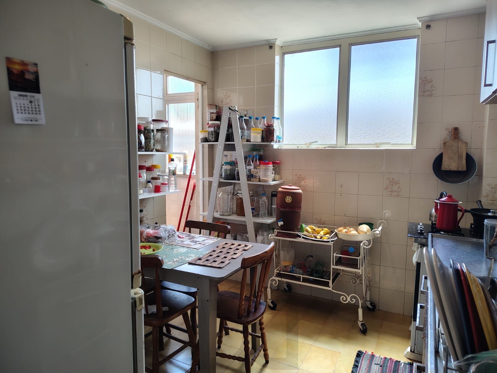 Apartamento de 2 dormitórios, 2 banheiros e 1 vaga no bairro Cristal. — foto 8