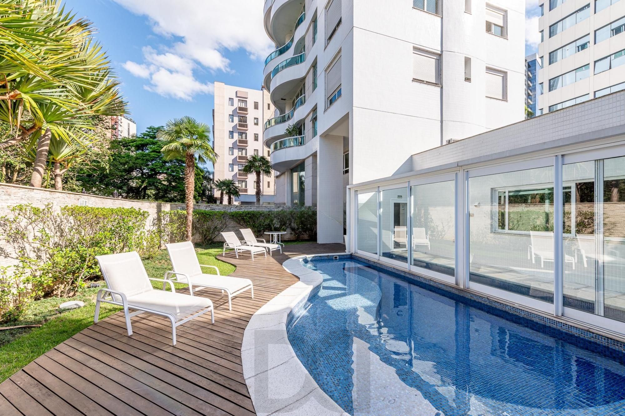 Apartamento com 204m², 3 dorm, 5 vagas no Petrópolis — foto 47