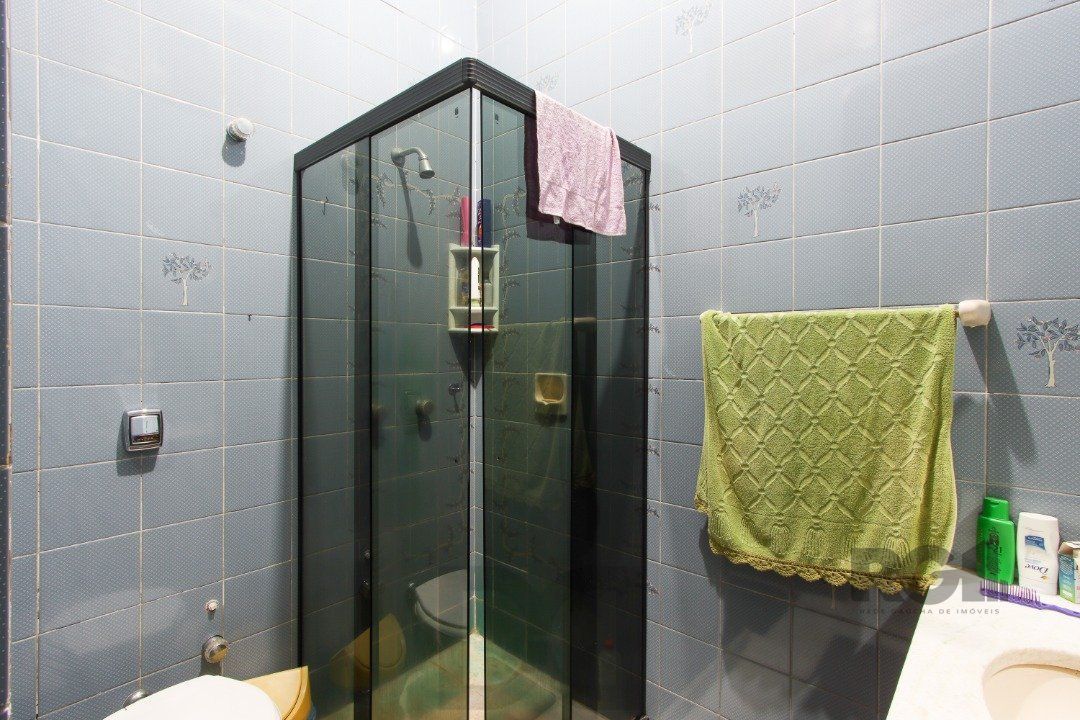 Casa a venda com 03 dormitórios, living 03 ambientes com vista para o Rio. — foto 53