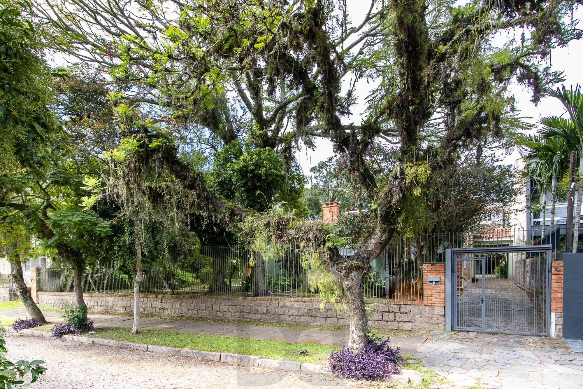 Casa com 4 quartos à venda na Avenida Pereira Passos Vila Assunção, Porto Alegre — foto 1