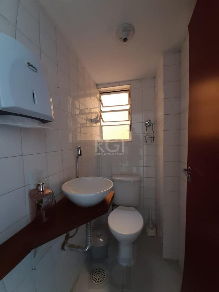 sala comercial localizada na Av Independência em frente ao Hospital Sto Antonio — foto 4