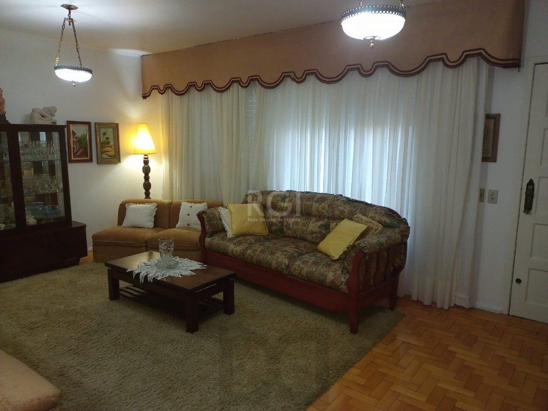 Casa para Venda - 220m², 3 dormitórios, sendo 1 suites, 1 vaga - Camaquã — foto 1