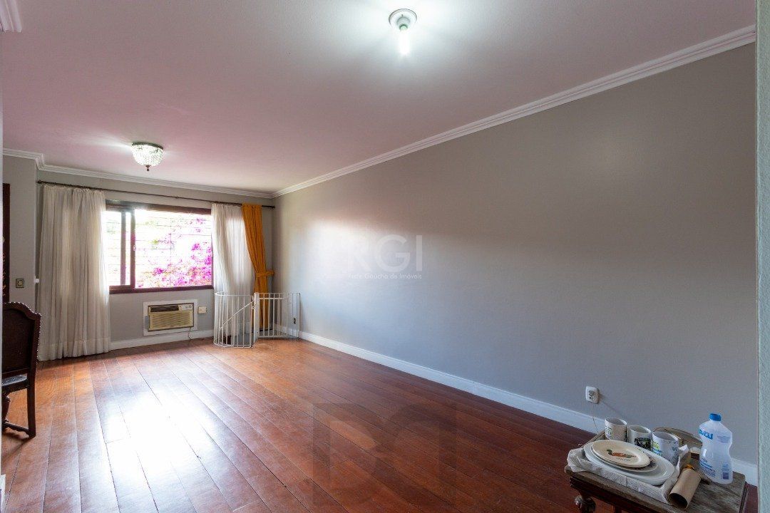 Casa para Venda - 202m², 3 dormitórios, sendo 1 suites, 2 vagas - Cristal — foto 9