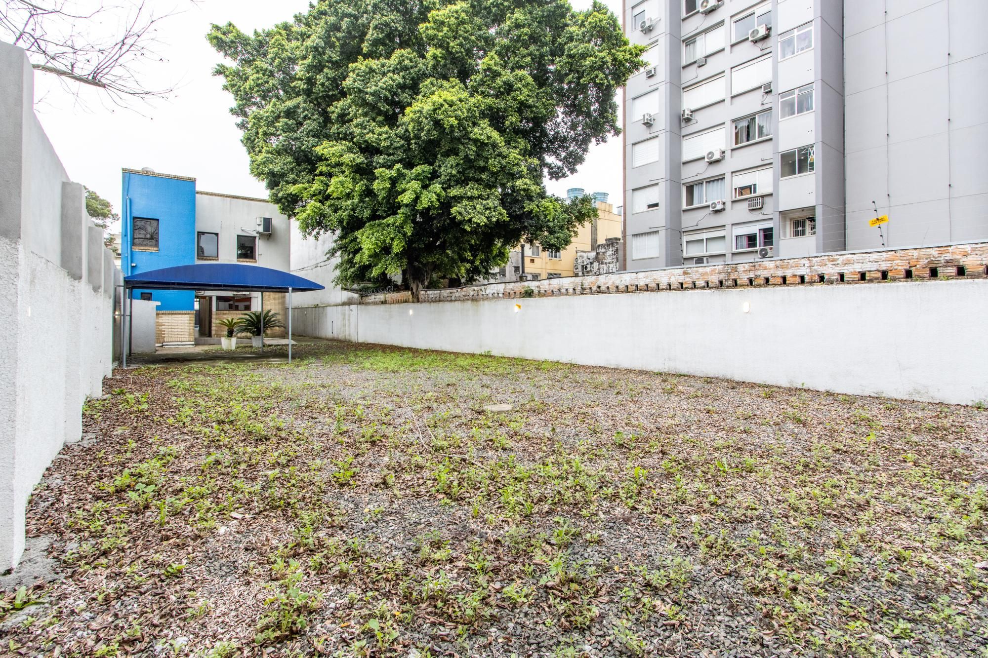 Casa Comercial 2 pisos - Excelente localização e Grande Visibilidade no Bairro Menino Deus - Ideal p/ Clínicas, escolas ou escritórios. — foto 28