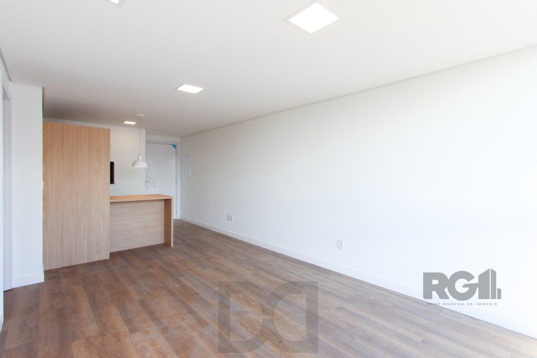 Apartamento em Porto Alegre no Bairro Petrópolis, de 2 quartos, semi mobiliado. — foto 1