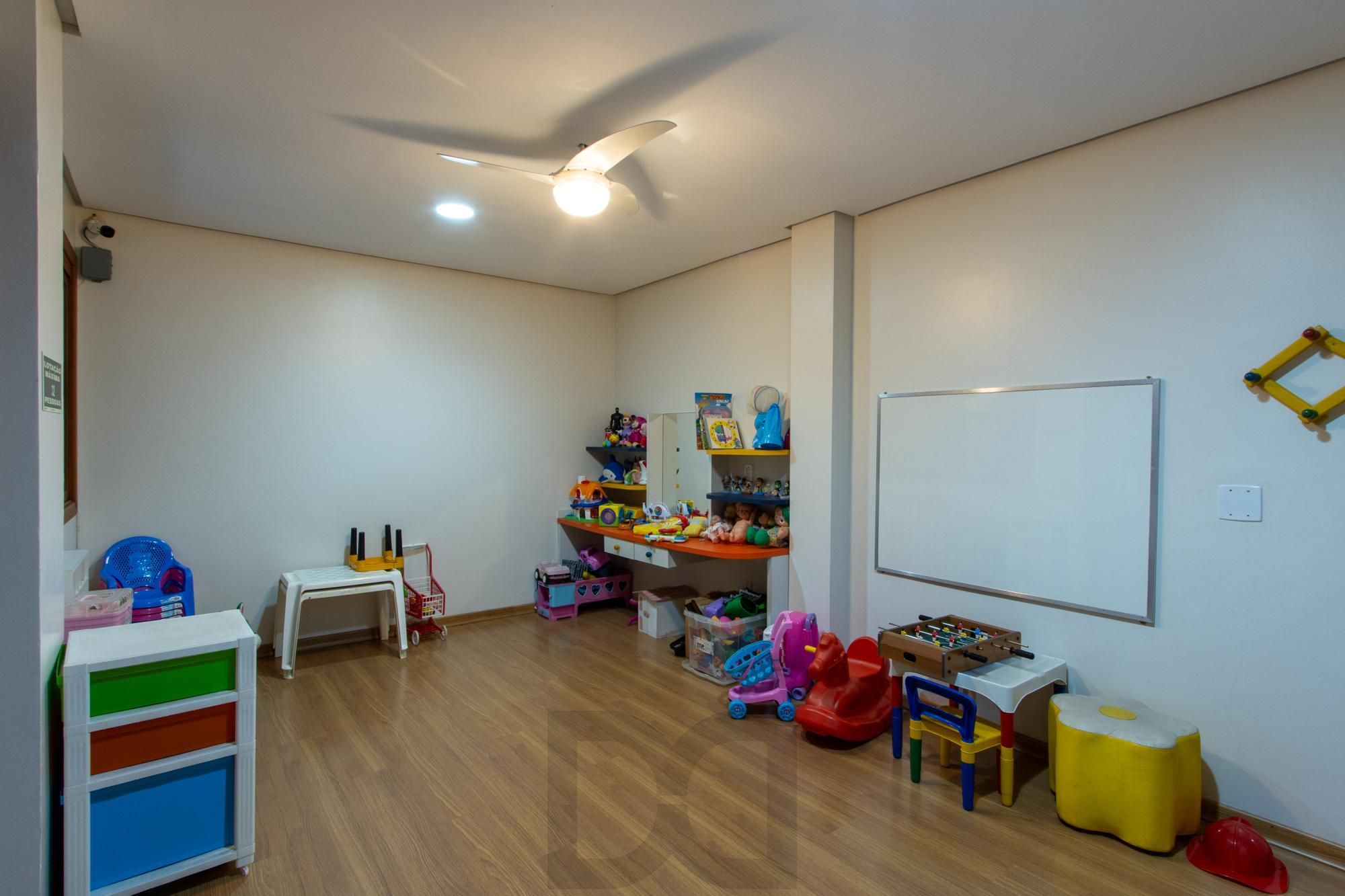COBERTURA 2 QUARTOS, 2 VAGAS INDIVIDUAIS ESCRITURADAS, ELEVADOR - BAIRRO SANTO ANTONIO — foto 43
