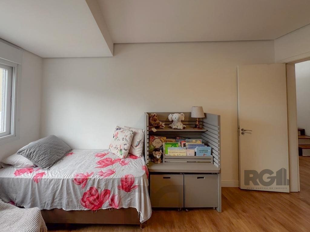 Encantadora residência em condomínio fechado no bairro Hípica. — foto 30