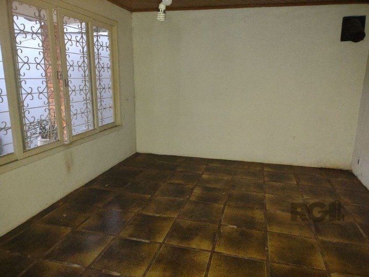 Casa de 2 quartos, com edícula, próximo a Av. Wenceslau Escobar — foto 5