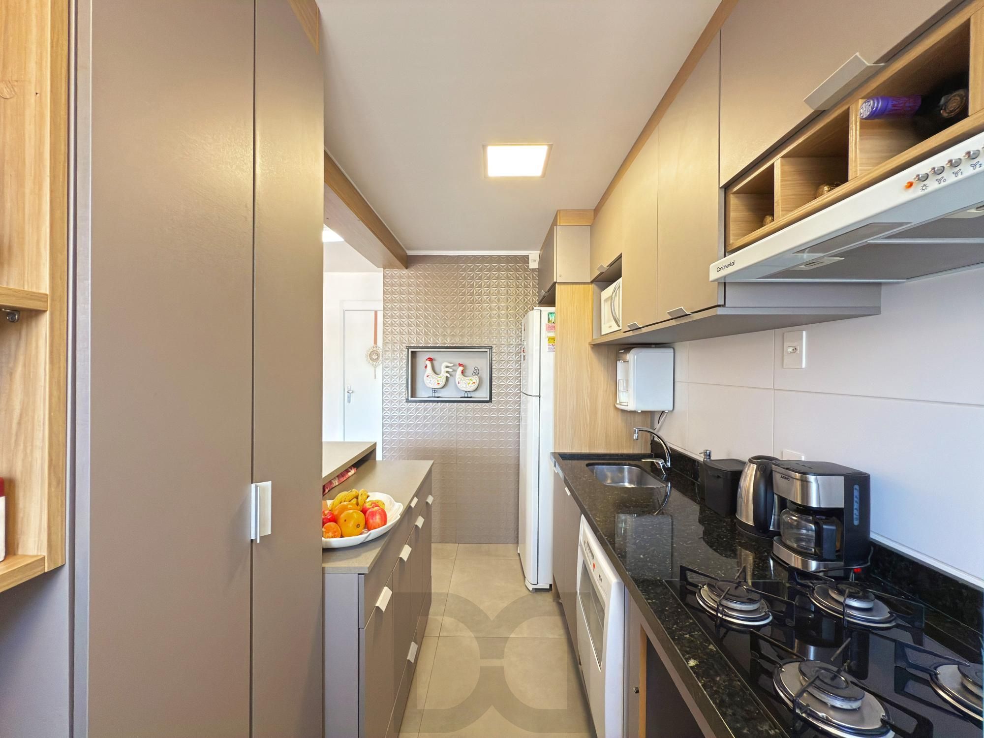 Apartamento 03 Suítes bairro Cristal, 88,97m² de área privativa, semimobiliada e 02 vagas de garagens cobertas. — foto 15