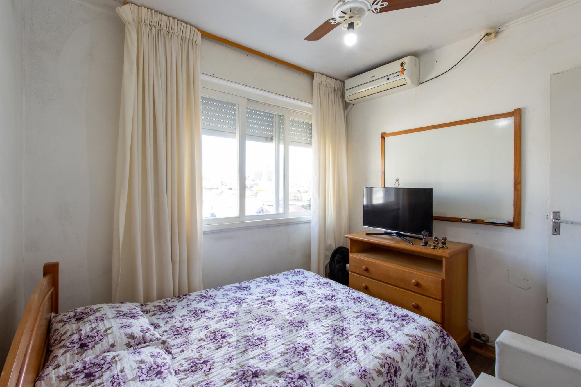 Apartamento de 3 dormitórios com uma vaga de garagem à venda no bairro Menino Deus – Porto Alegre — foto 11