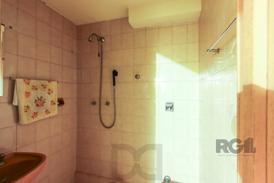 Casa a venda com 03 dormitórios, living 03 ambientes com vista para o Rio. — foto 71