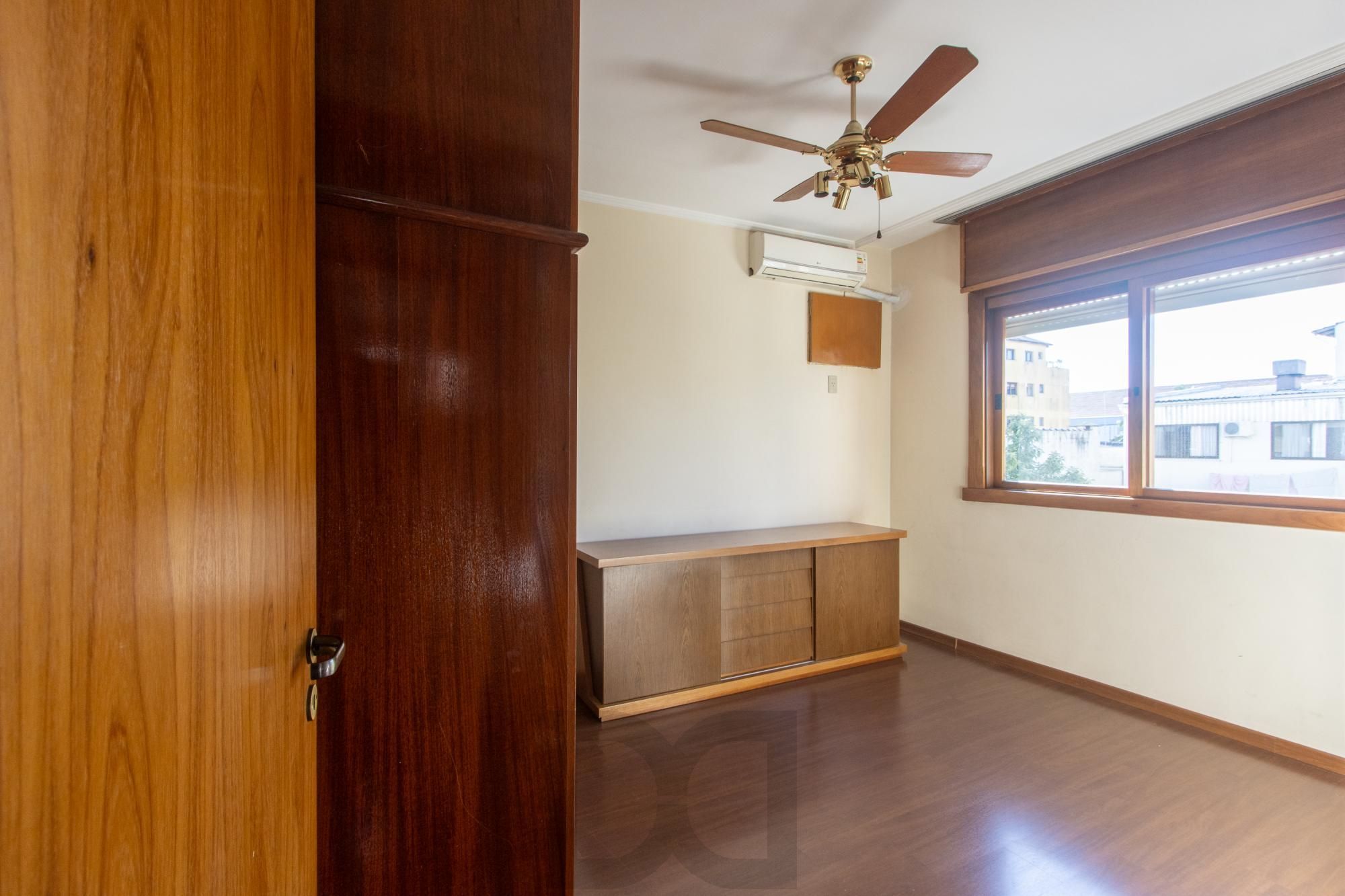Apartamento Semimobiliado à Venda em Passo da Areia, Porto Alegre, RS — foto 18