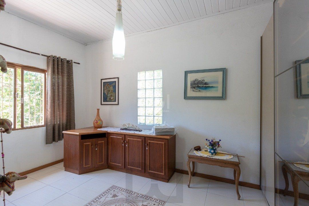 Casa para Venda - 370m², 4 dormitórios, sendo 1 suites, 6 vagas - Lomba do Pinheiro — foto 29