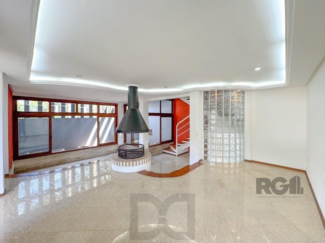Com 4 suítes espaçosas, incluindo uma master com closet, — foto 7