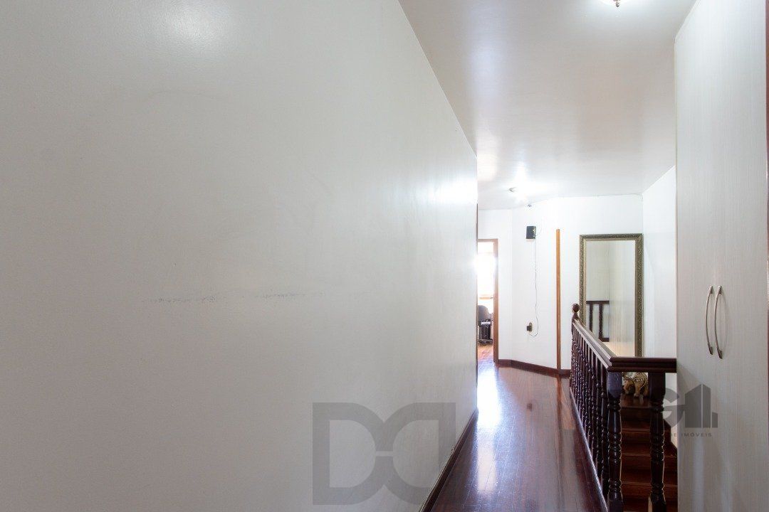 Casa de alvenaria, 3 quartos, 1 suíte, 4 banheiros e 5 vagas de garagem. — foto 30