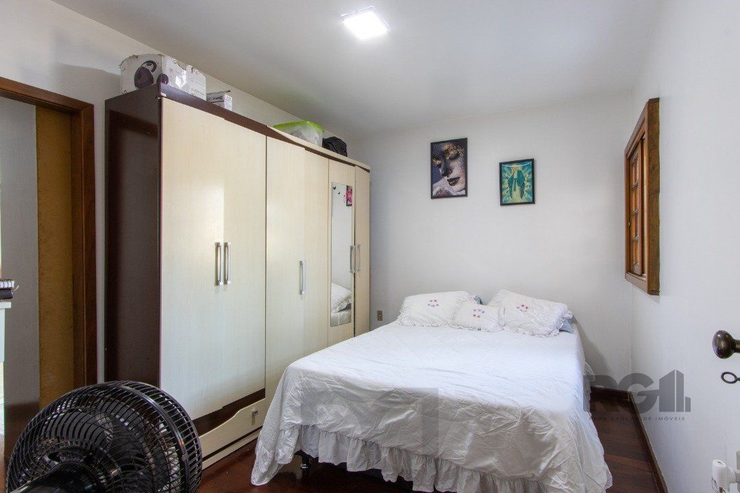 Casa de alvenaria, 3 quartos, 1 suíte, 4 banheiros e 5 vagas de garagem. — foto 44