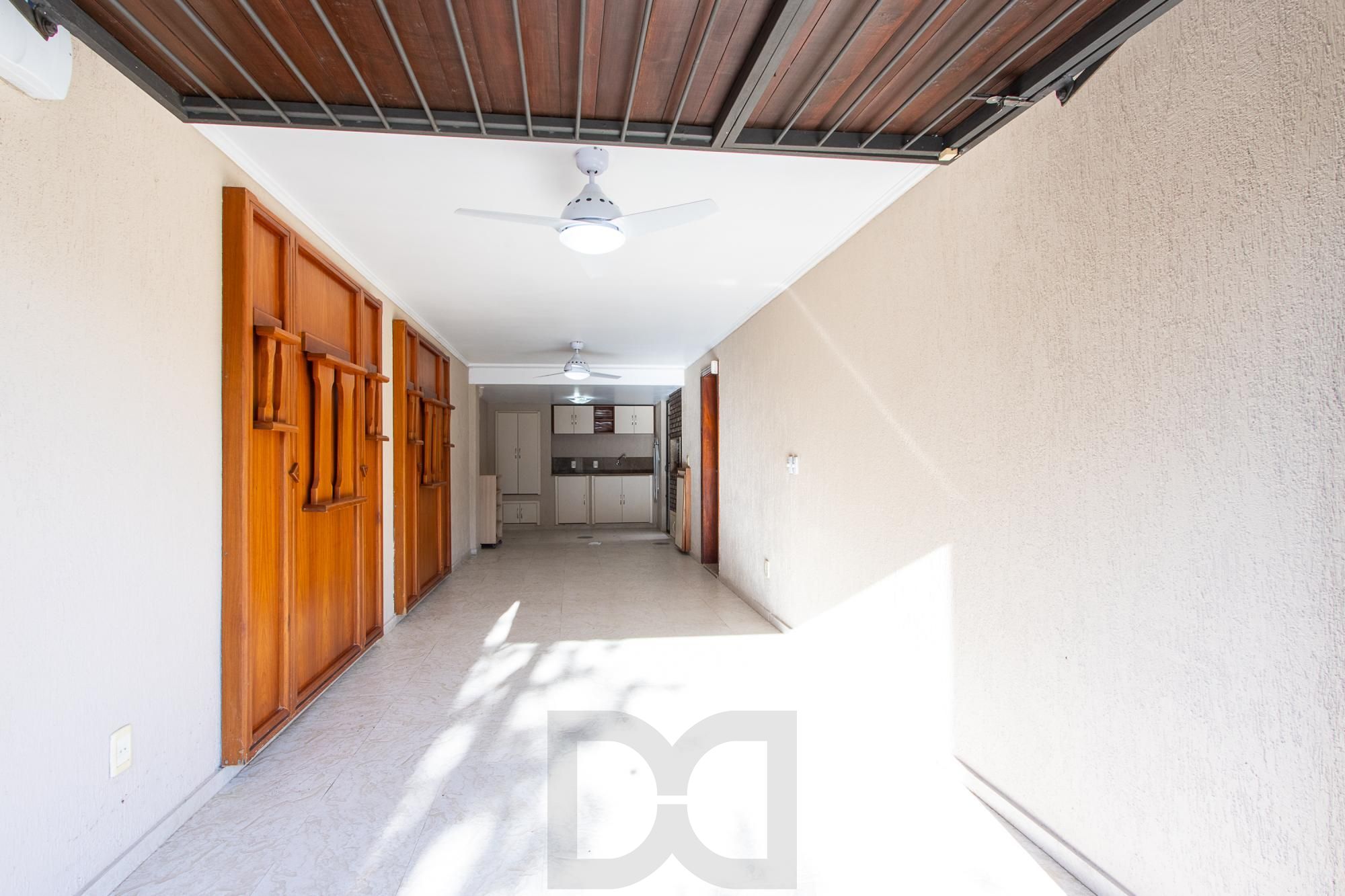 Excelente casa de 3 dormitórios, 1 suíte, pátio, piscina e vaga para 2 carros cobertas. — foto 15