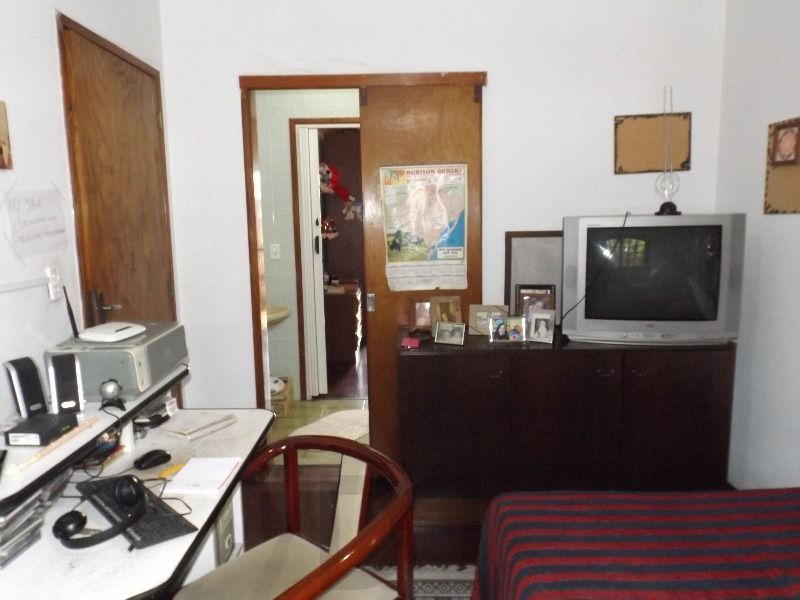 Casa para Venda - 250m², 3 dormitórios, sendo 3 suites, 7 vagas - Medianeira — foto 4