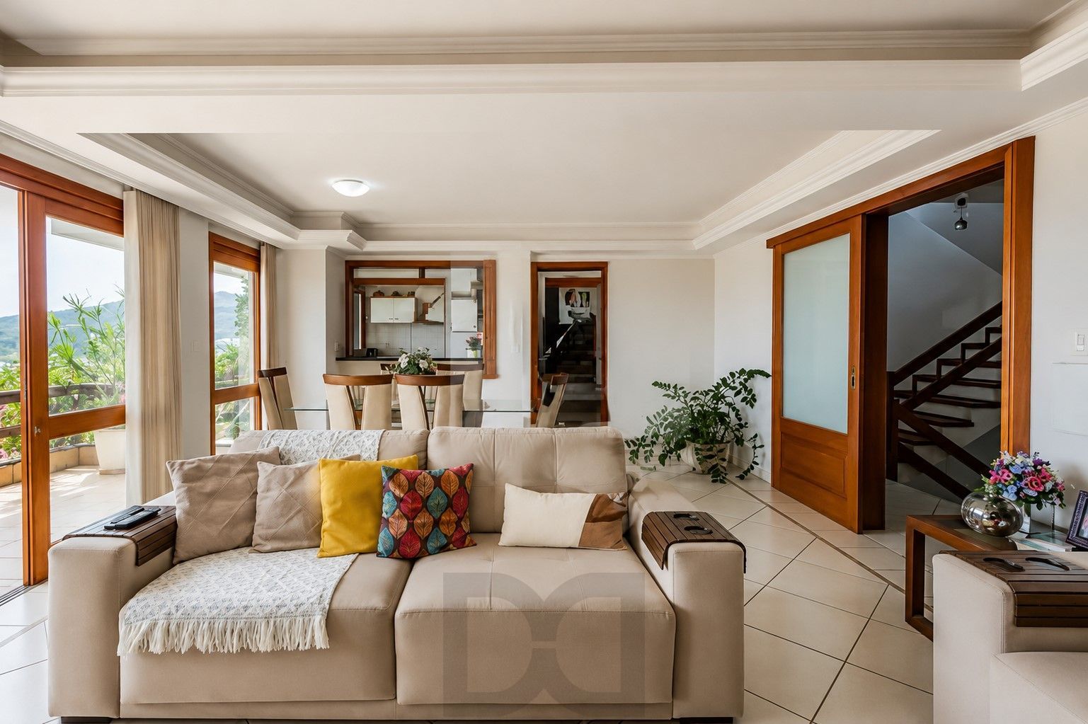 Casa à venda com 382m², 4 quartos e 2 vagas — foto 1