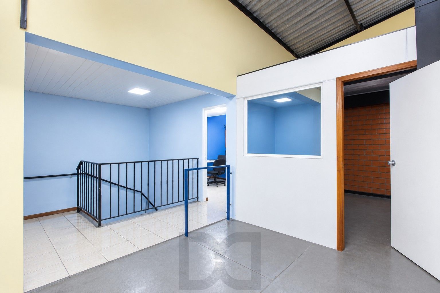 Pavilhão/Depósito , em estrutura montada com mezanino montado com escritório, cozinha, — foto 10
