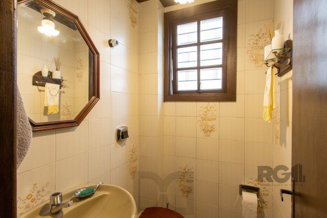 Casa para Venda - 200m², 3 dormitórios, sendo 1 suites, 3 vagas - Jardim Verde — foto 10