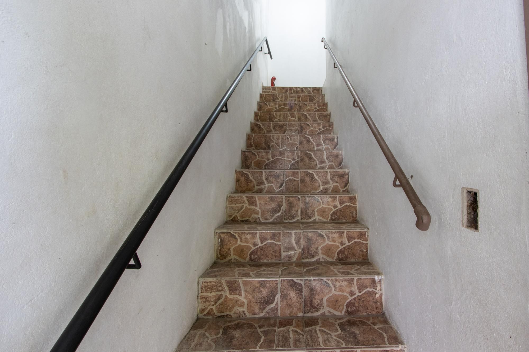 Casa ampla de 2 pavimentos com 4 dormitórios, 1 suite e 4 vagas no bairro Santa Tereza! — foto 21