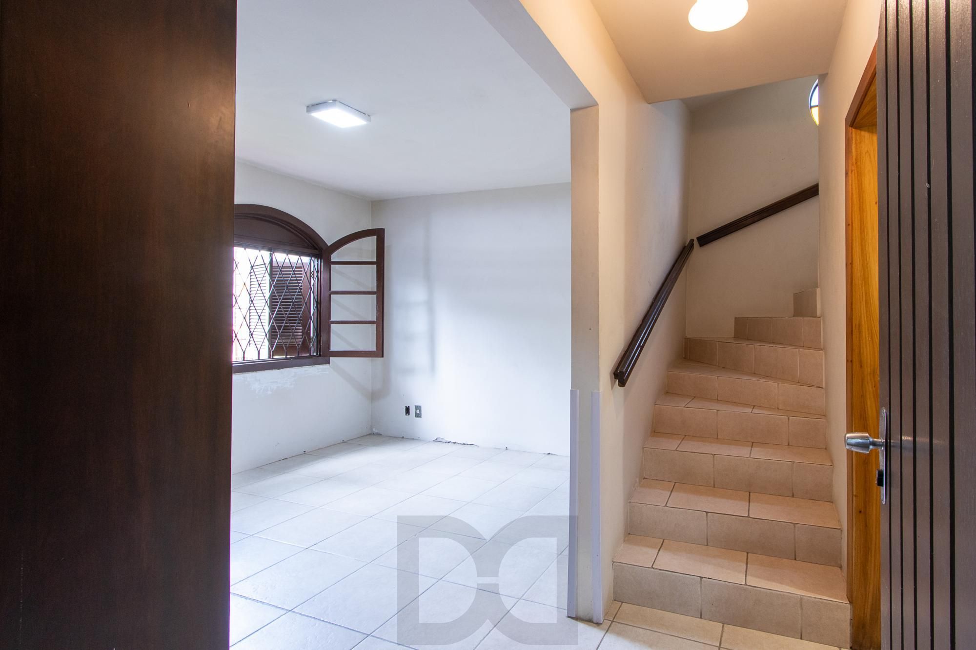 Casa de condomínio, 3 dormitórios, 1 suíte, 1 vaga coberta, no bairro Cristal. — foto 4
