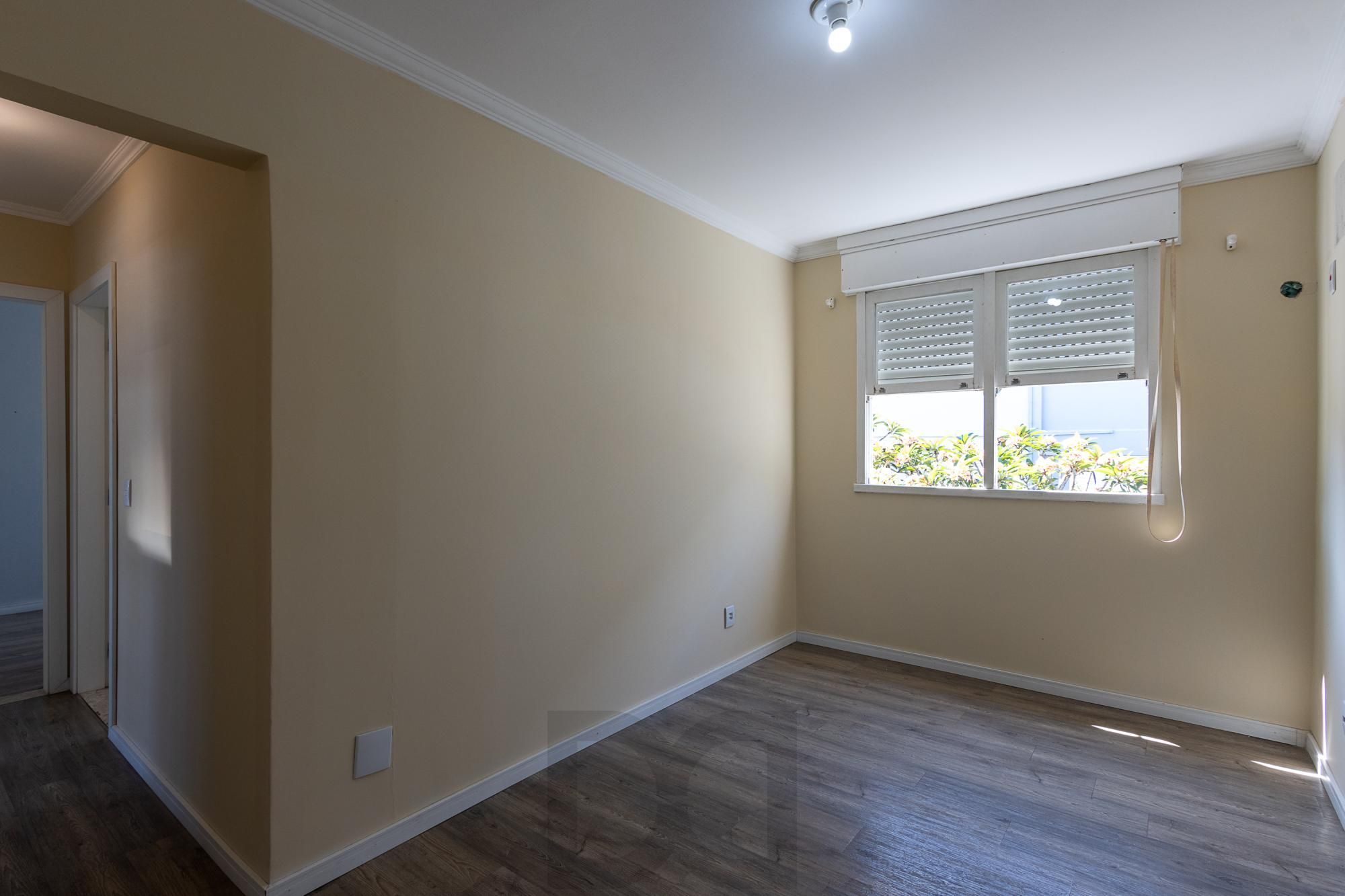 APARTAMENTO LOCADO, REFORMADO, 3 QUARTOS, 1 VAGA ROTATIVA - BAIRRO CAMAQUÃ — foto 1