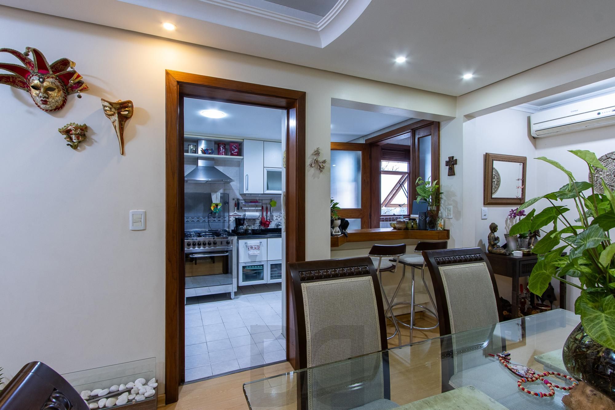 Apartamento de 3 dormitórios, 1 suíte e 3 vagas no bairro Ipanema. — foto 9