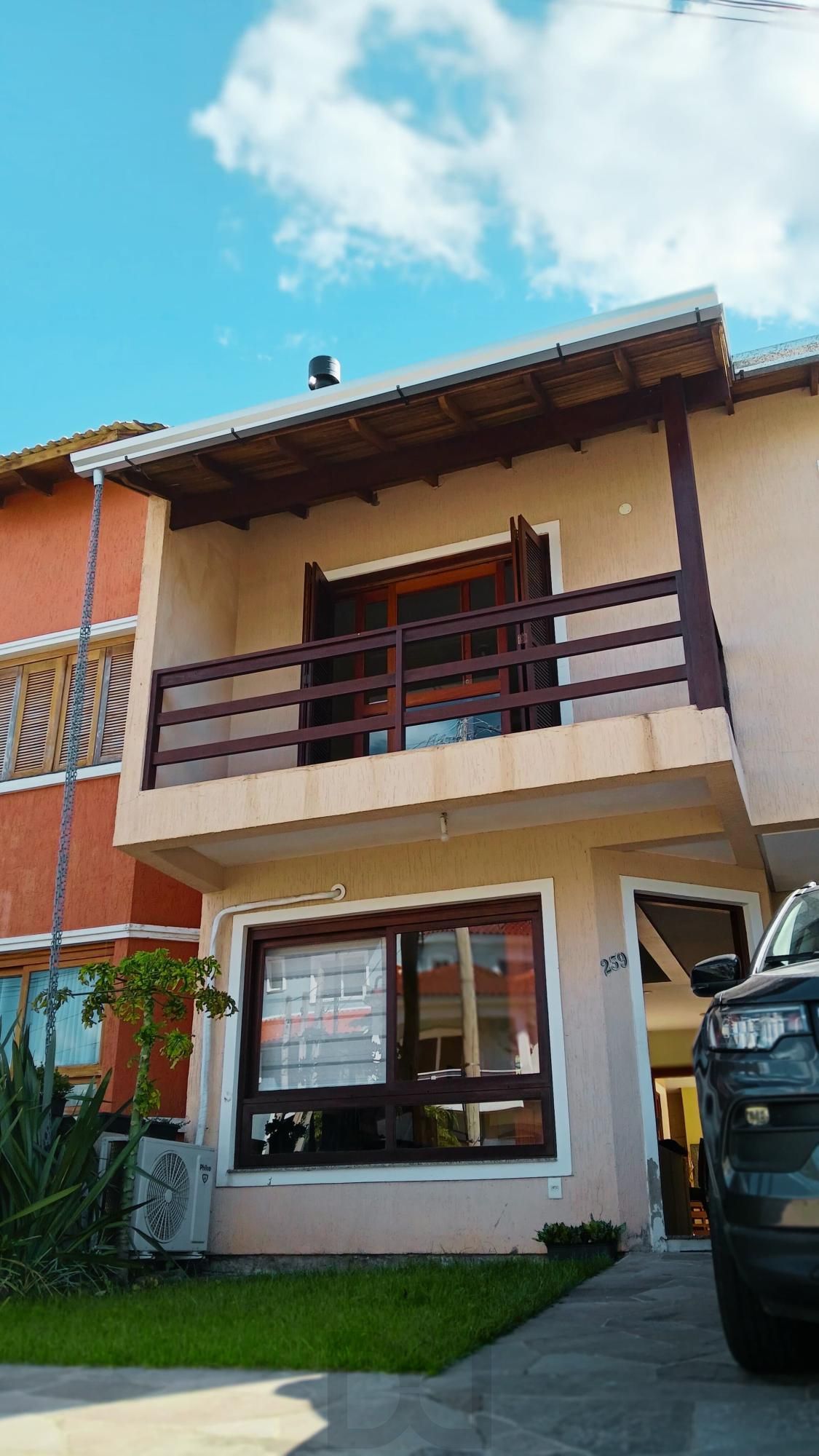 Casa aconchegante com 3 dormitórios, piscina e lareira — foto 1