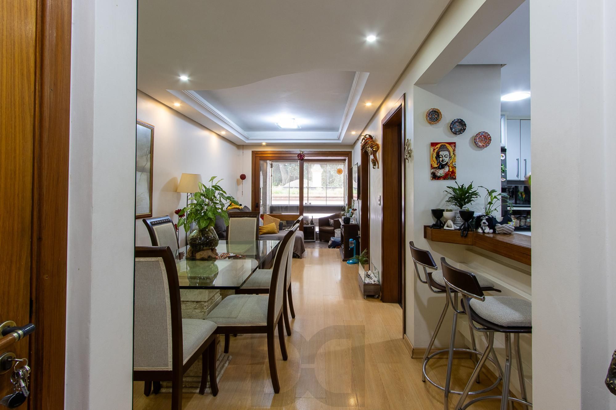 Apartamento de 3 dormitórios, 1 suíte e 3 vagas no bairro Ipanema. — foto 2