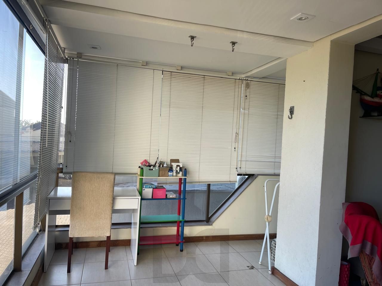 Apartamento bairro Tristeza, com 110 m² de área privativa, 03 dormitórios sendo 01 suíte e 02 vagas de garagem! — foto 9