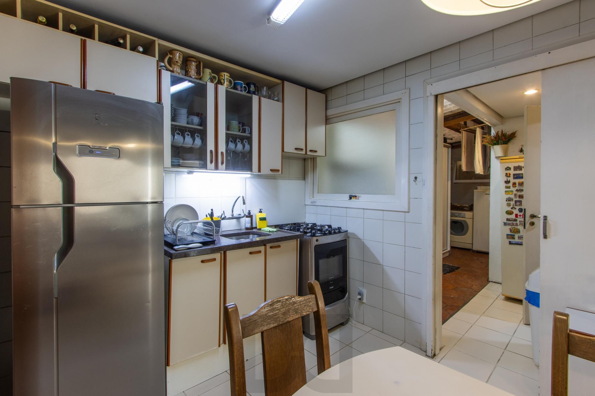 APARTAMENTO 3 DORMITÓRIOS - Vista permanente do Guaíba (menor custo benefício por M2). Somente 25 passos da orla. — foto 33