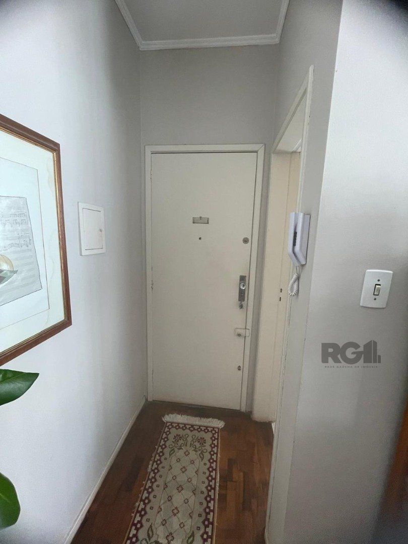 Apartamento no Petrópolis de 1 dormitório desocupado — foto 8