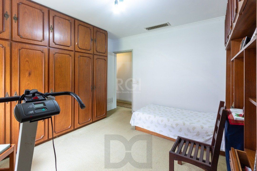 Casa para Venda - 280m², 4 dormitórios, sendo 1 suites, 3 vagas - Vila Assunção — foto 25