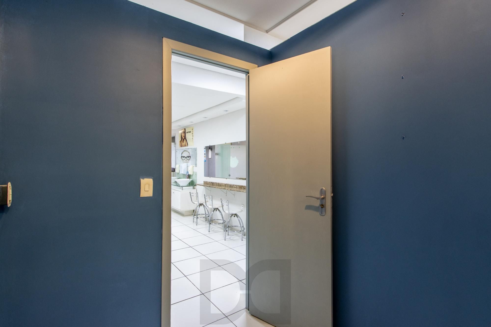 SALA NO CENTRO DE PORTO ALEGRE — foto 12