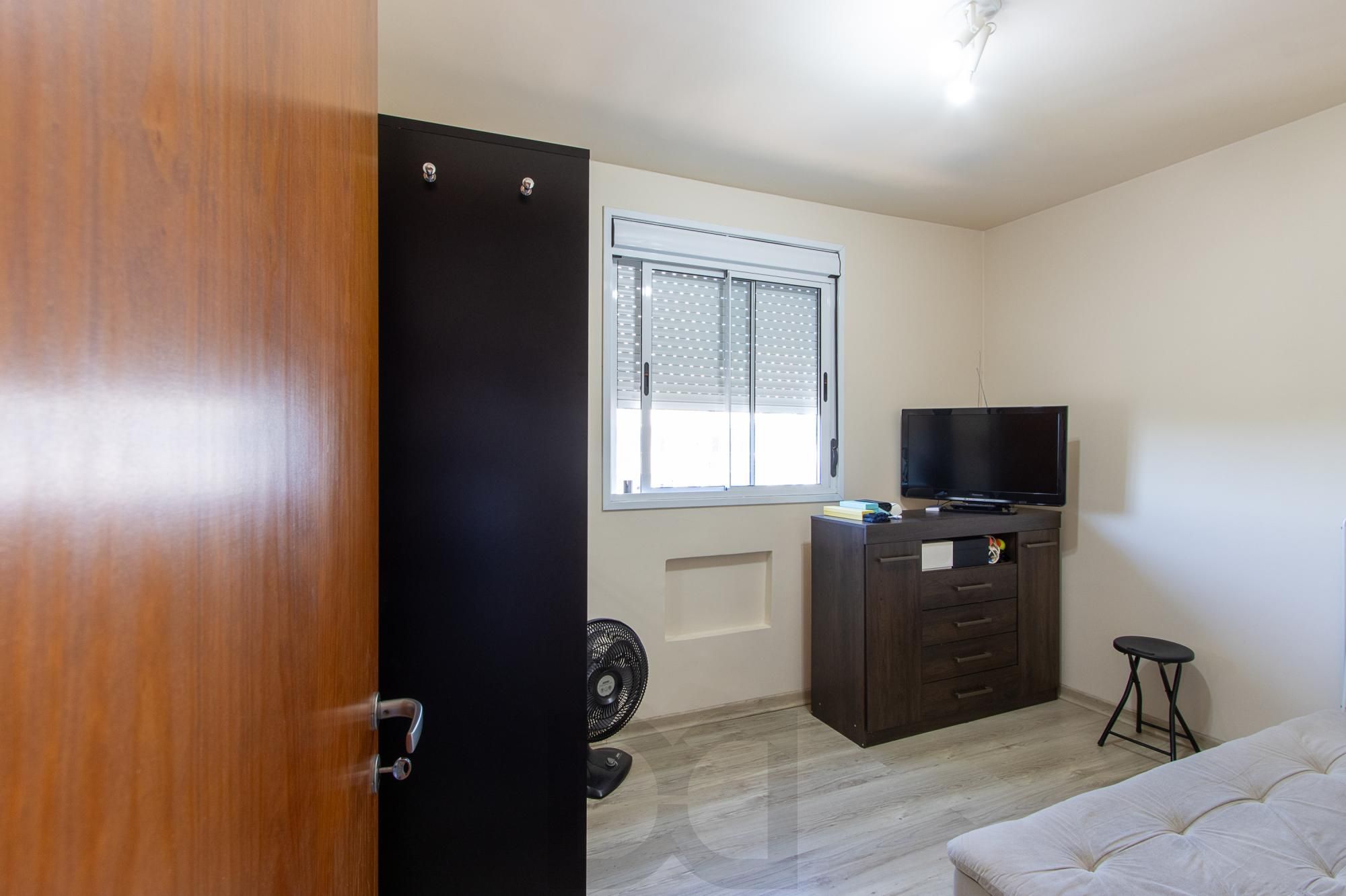 Apartamento, 2 dormitórios e 1 vaga, bairro Jardim Carvalho. — foto 14