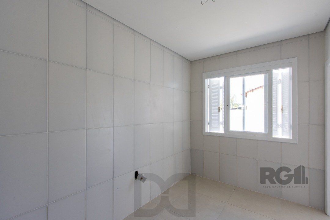Casa no Bairro Hípica, 100% reformada, 2 dormitórios, 1 vaga de garagem. — foto 14