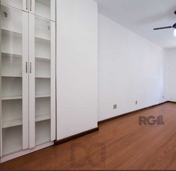 Casa de 3 dormitórios com 2 vagas de garagem no bairro Jardim Isabel — foto 11
