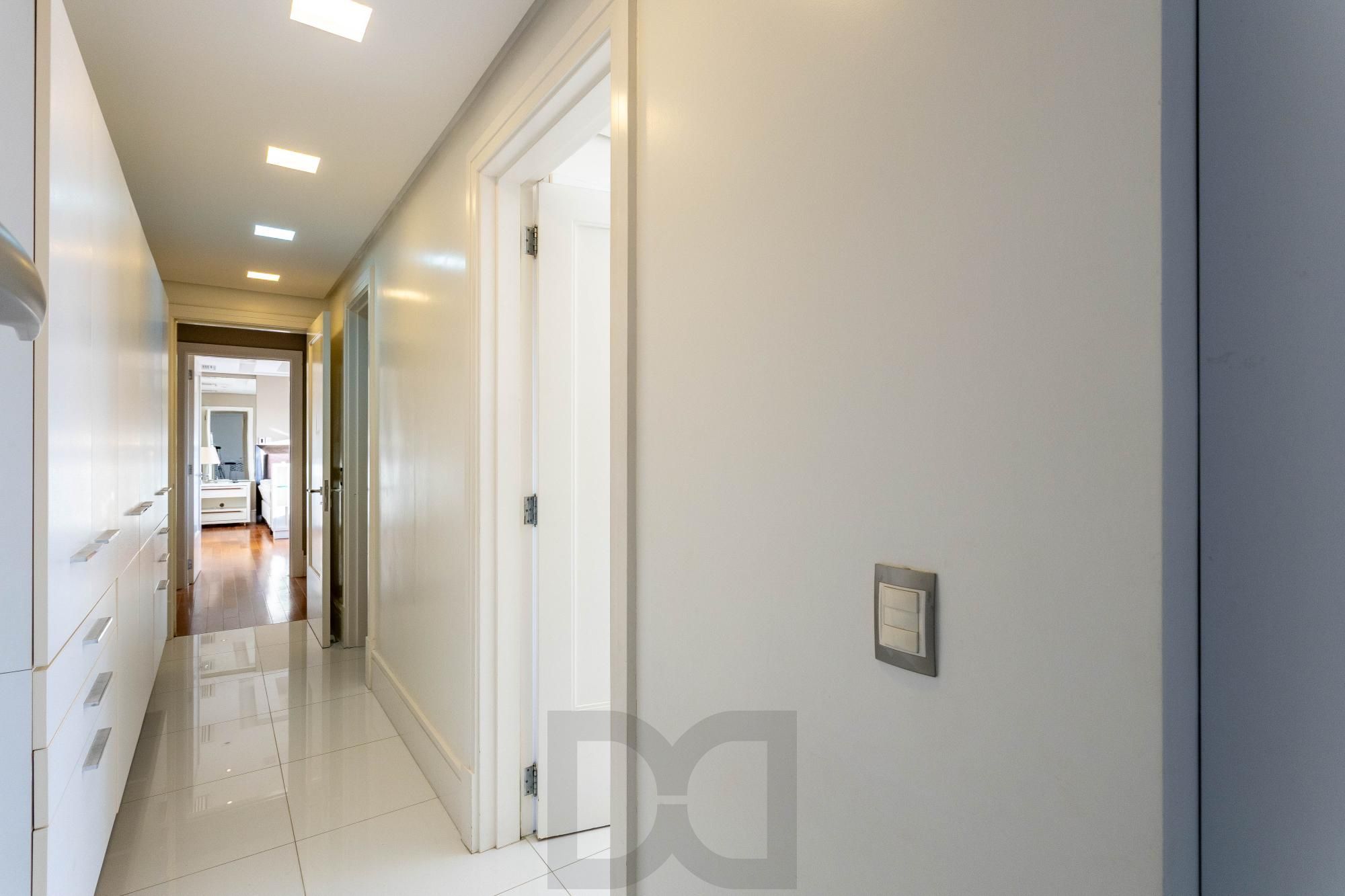 Apartamento para alugar em Mont 'Serrat com 6 quartos, 6 vagas e ótima localização — foto 36