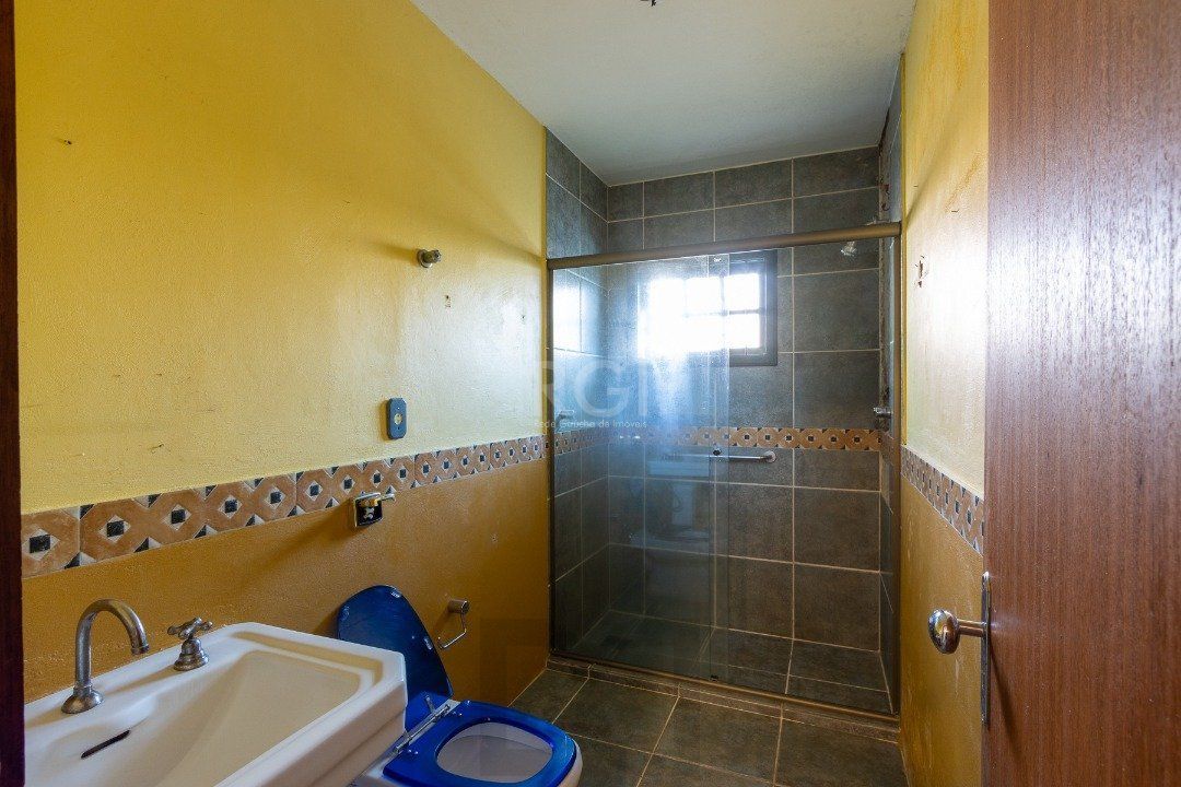 Casa para Venda - 244m², 3 dormitórios, sendo 1 suites, 2 vagas - Guarujá — foto 29