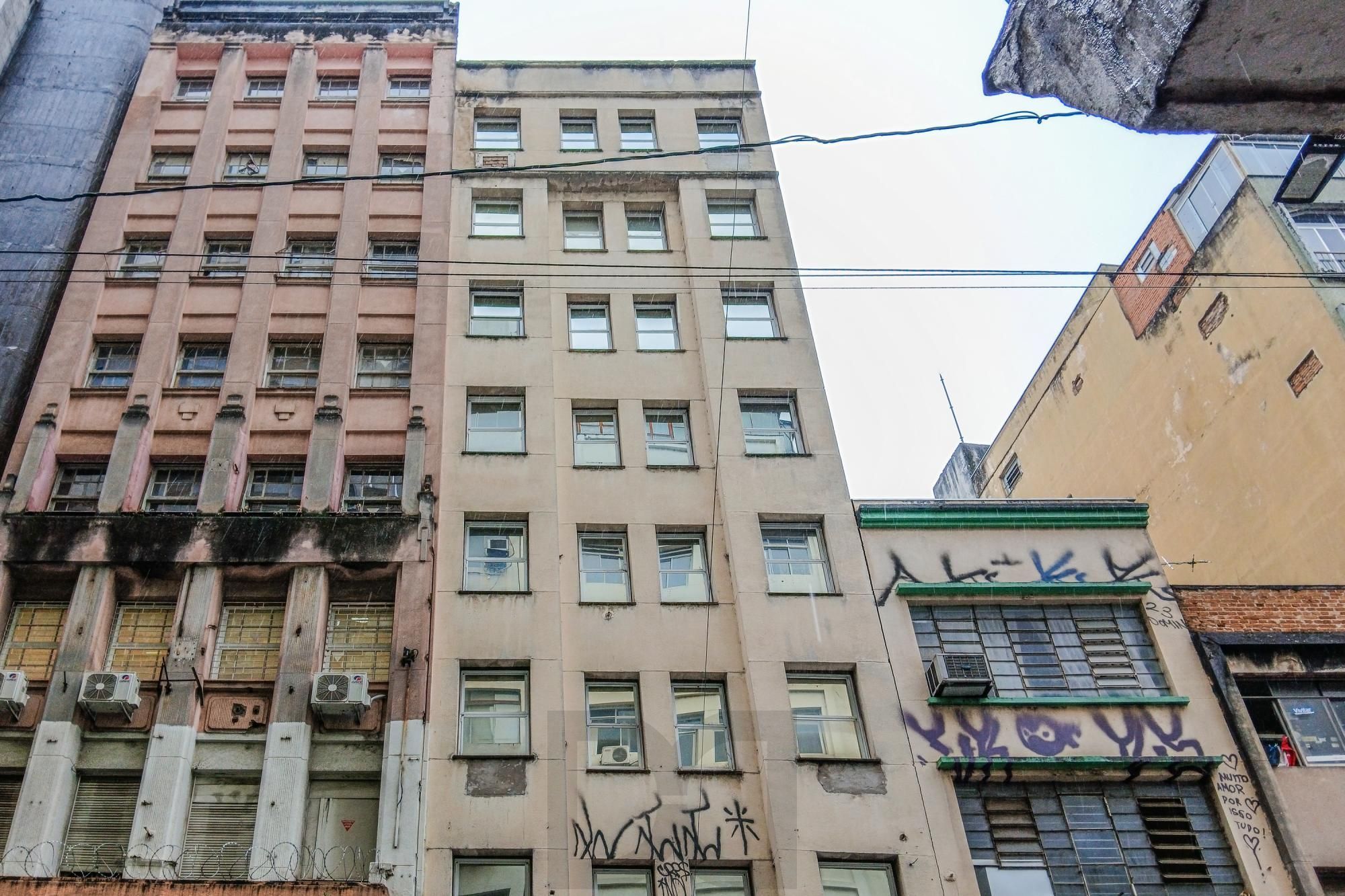 SALA NO CENTRO DE PORTO ALEGRE — foto 24