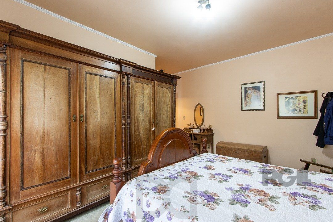 Casa para Venda - 300m², 3 dormitórios, sendo 1 suites, 4 vagas - Nonoai — foto 41