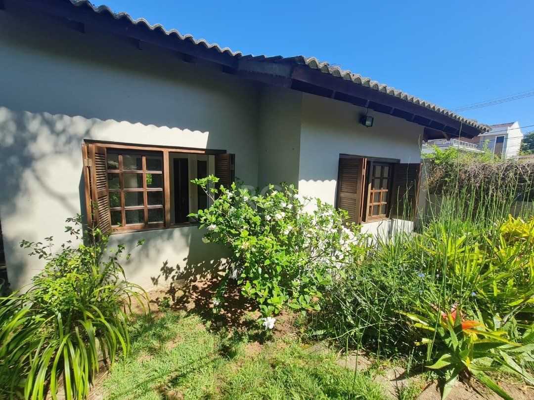 Casa em lindo terreno alto ao nível da rua medindo 10 × 32 onde consta uma residência térrea com 136m2 de área privativa, — foto 5